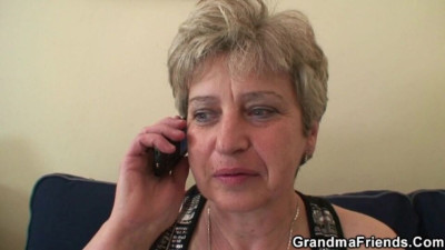 Bubbly chippie at granny sex dirt