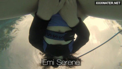 Emi's underwatershow porn by Underwater Show
