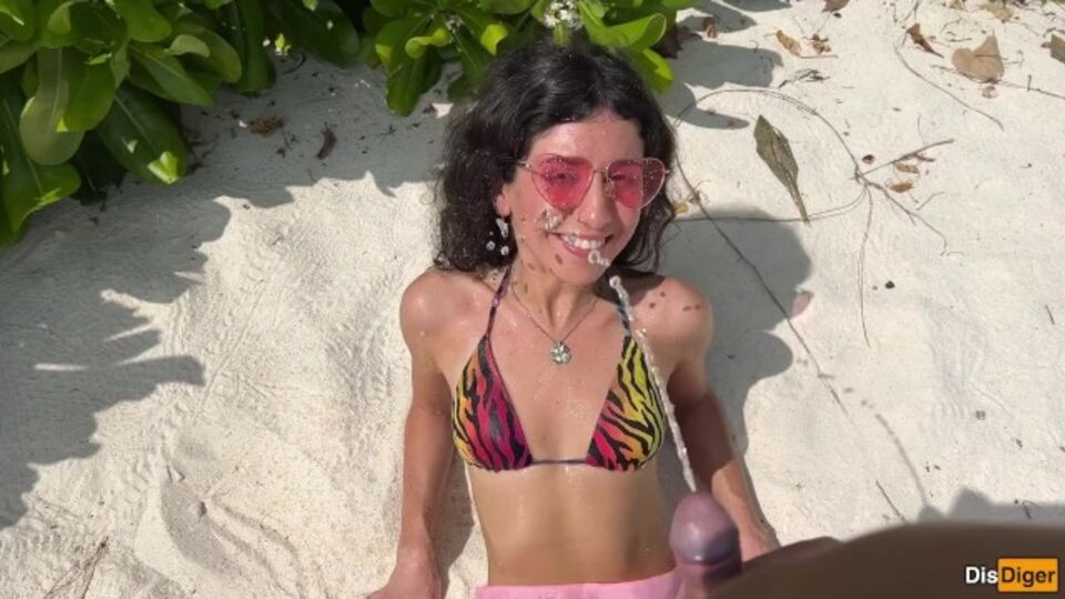 DisDiger's beach scene by Verified Amateurs Free Porn Videos | BestPornHubs.