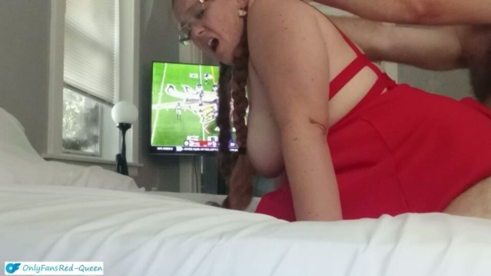 Squeaky RedQueen88's curvy amateur video Free Porn Videos | BestPornHubs.