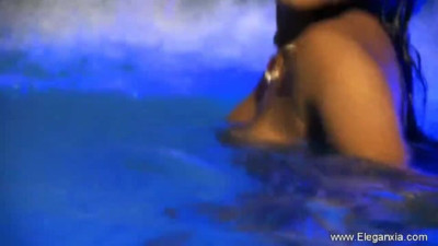 Oriental video with aristocratic honey from Eleganxia