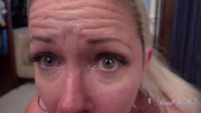 Come-hither chippy at masturbation trailer