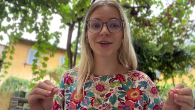 Watch delicious Goddess Bella Rae's dirt