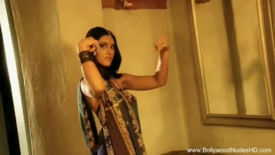 Bollywood Nudes HD featuring ladylove's mother video
