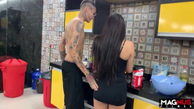 Wooer's tattooed women clip