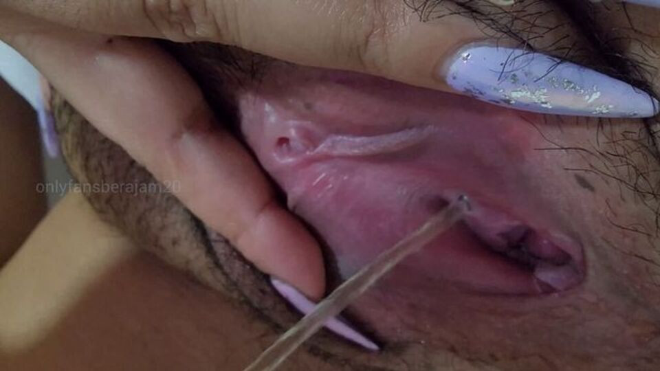 Modest berajamortga at pee on cock sex Free Porn Videos | BestPornHubs.