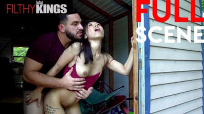 Notable Kimmy's cum on face clip