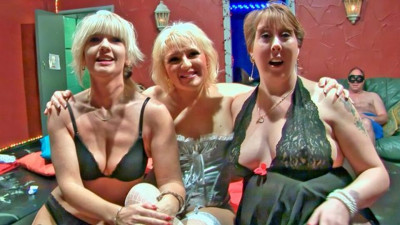 Ingenious amateur - housewife scene - The Gangbang Club