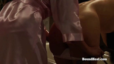 Luring love - pussy fingering action - Bound Heat